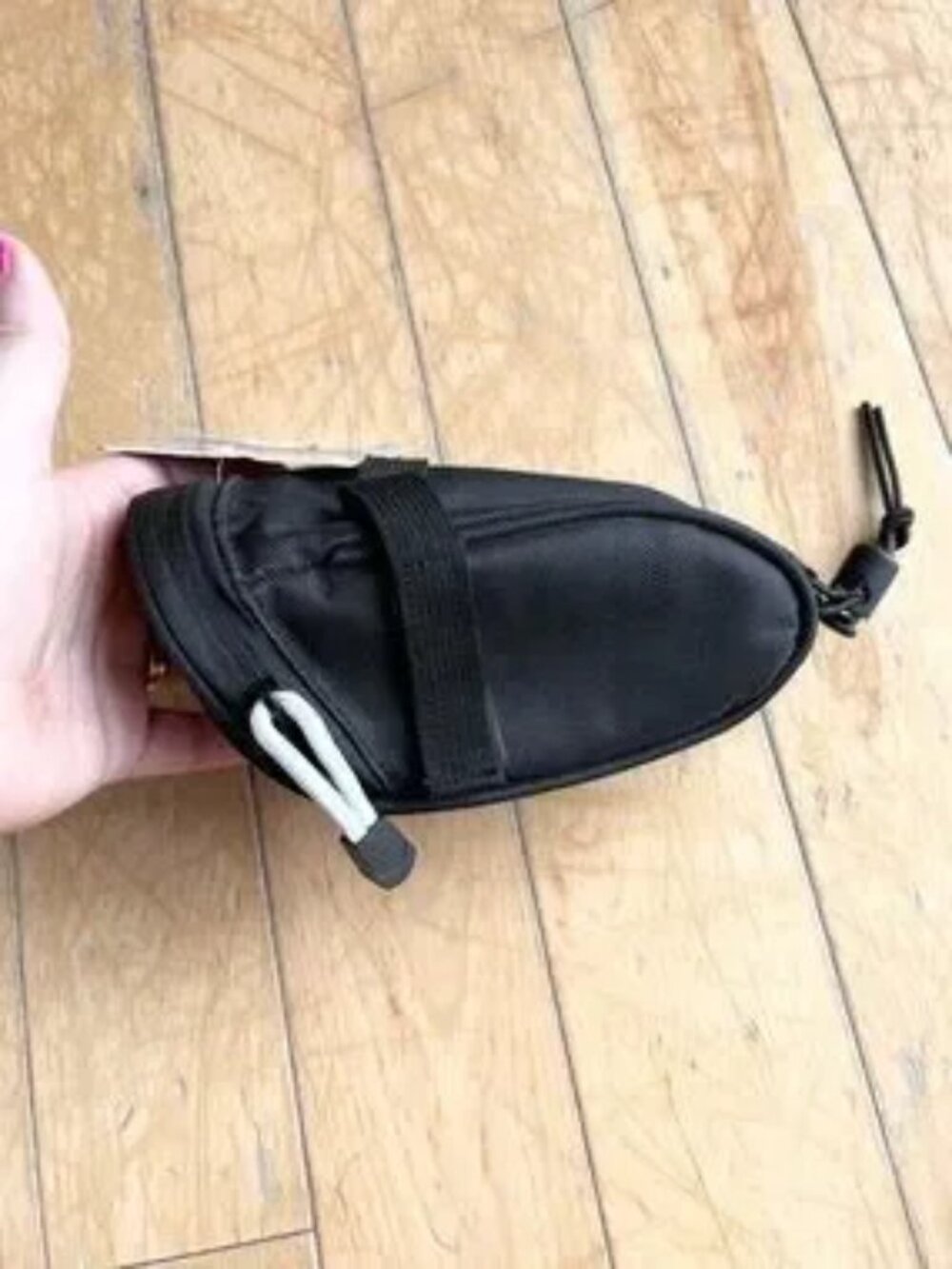 Roswheel FREE WITH PURCHASE Compact Black Cycling Saddle Bag 1L Tool‑Free Mount